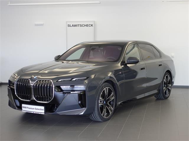 BMW i7 -  87700