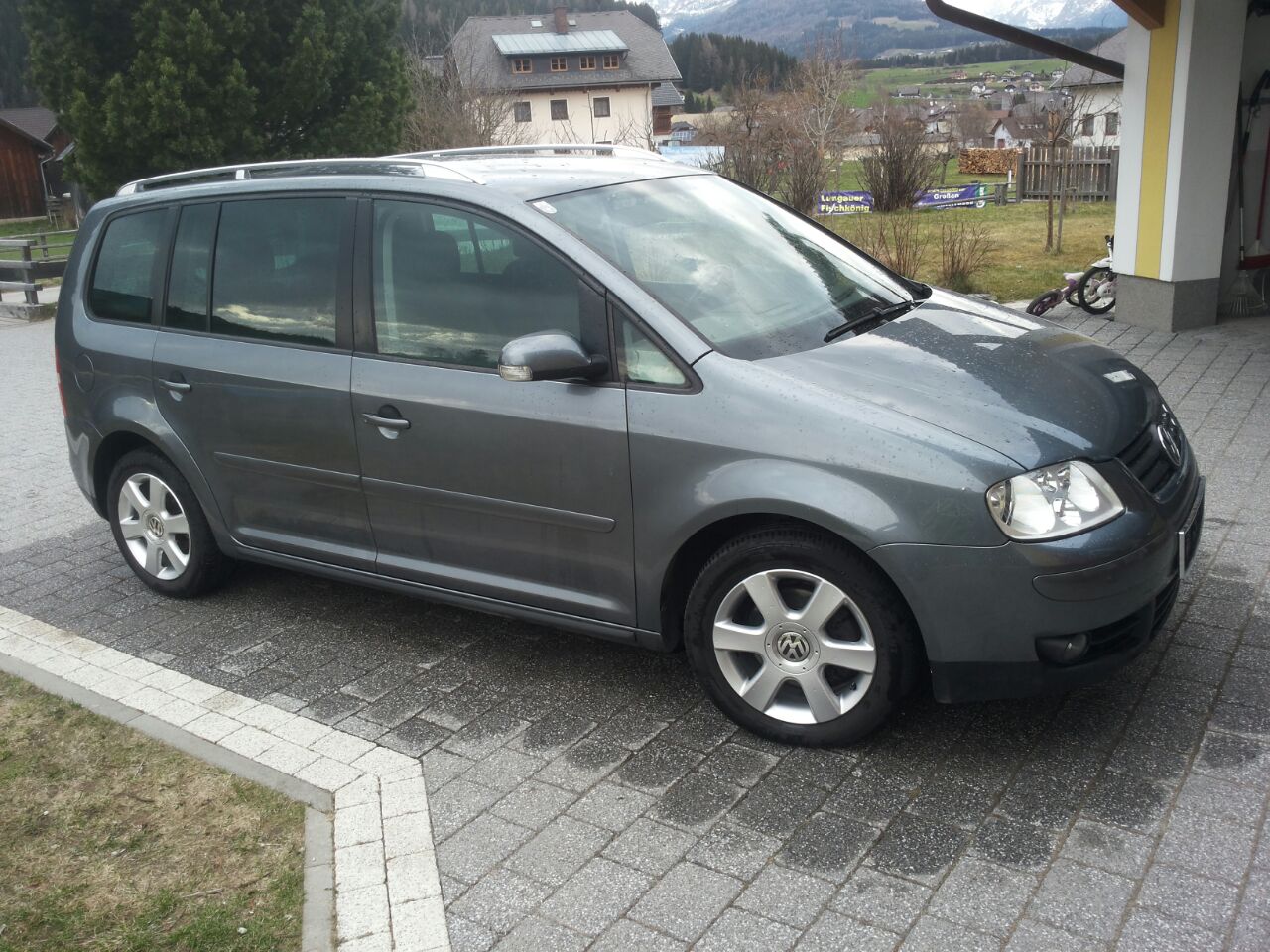 VW Touran -  6990