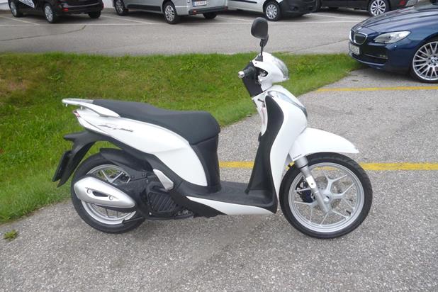 Honda   SH Mode 125 -  2300