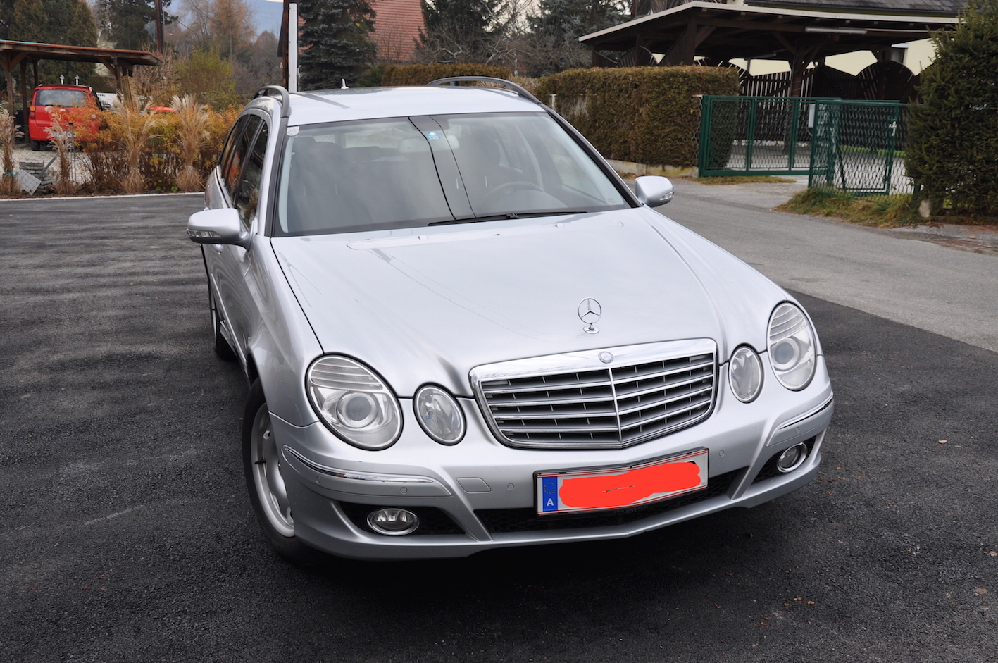 Mercedes E 200 -  10990