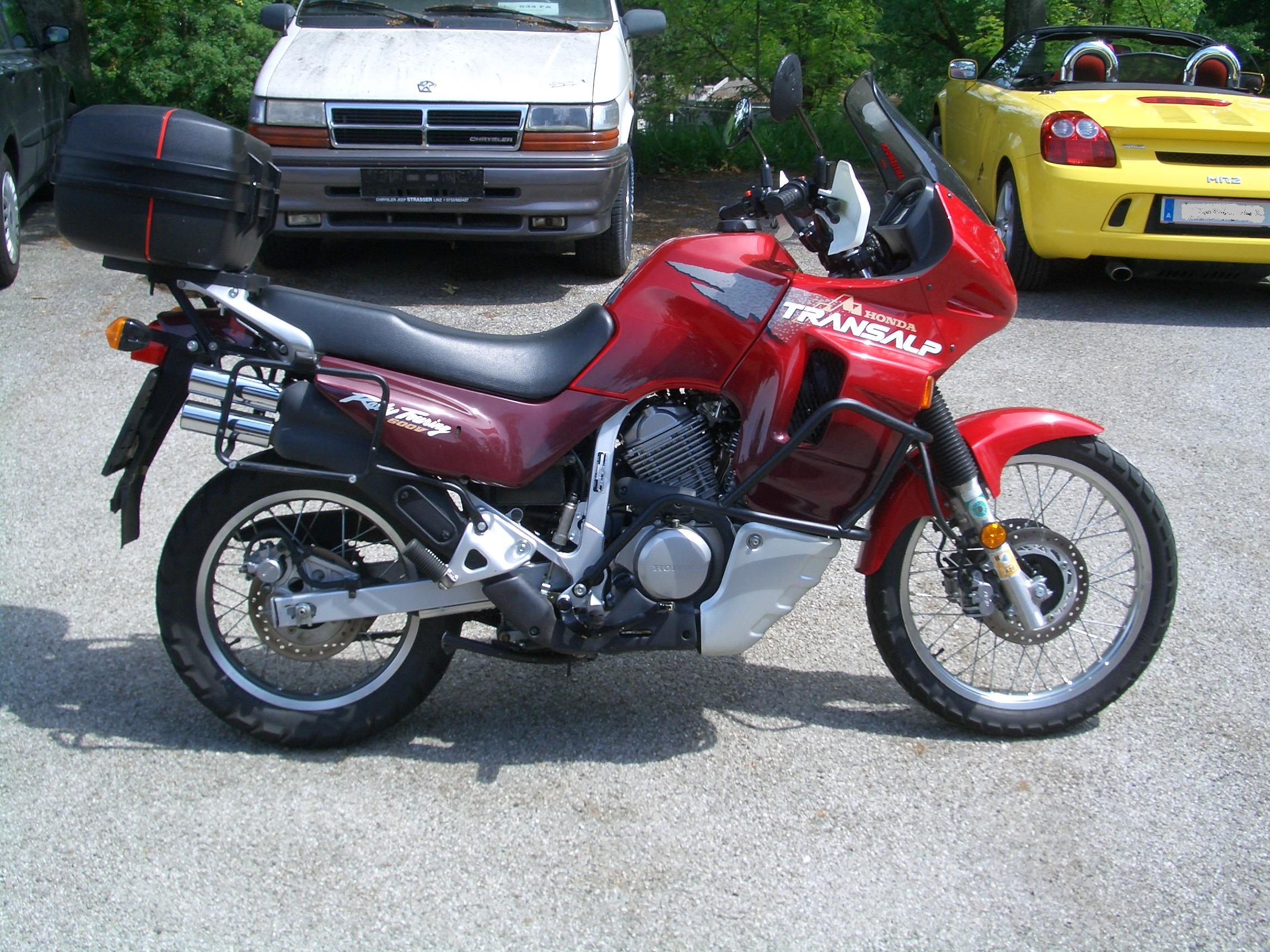 Honda   XL600V -  2550