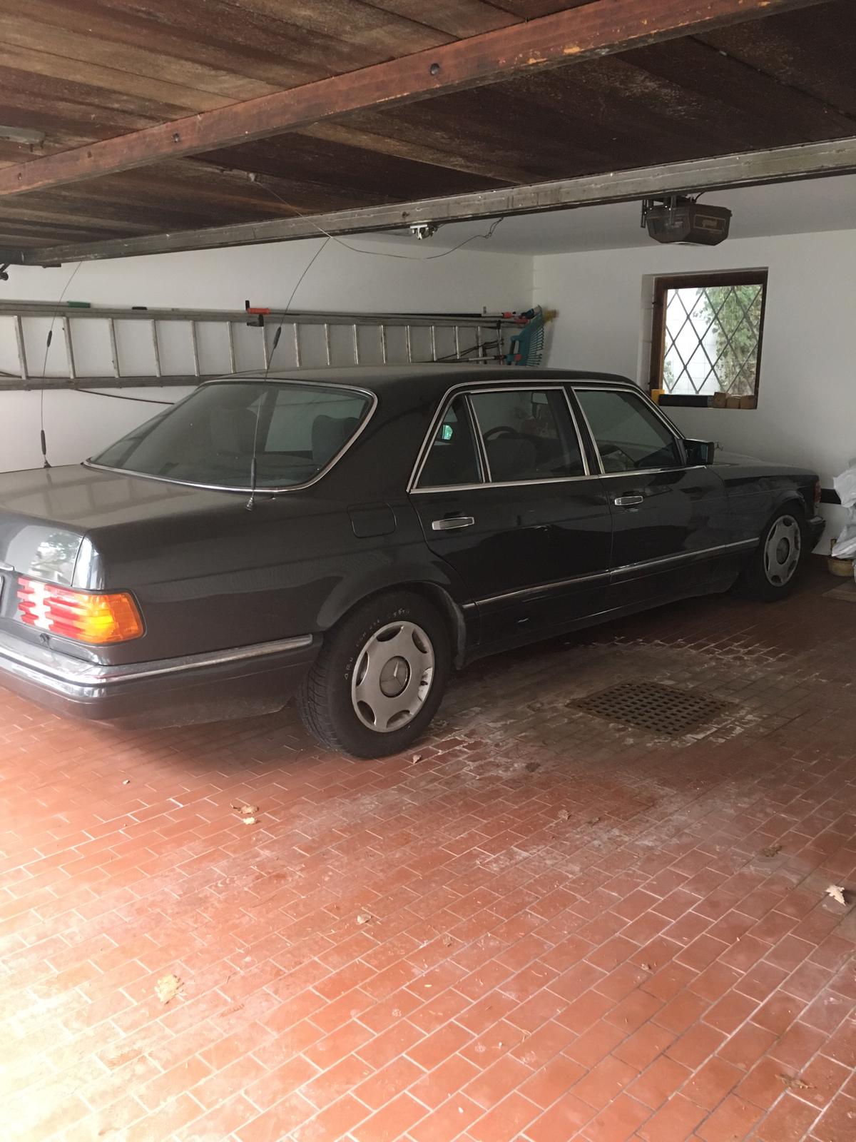 Mercedes 560 SEL -  6000