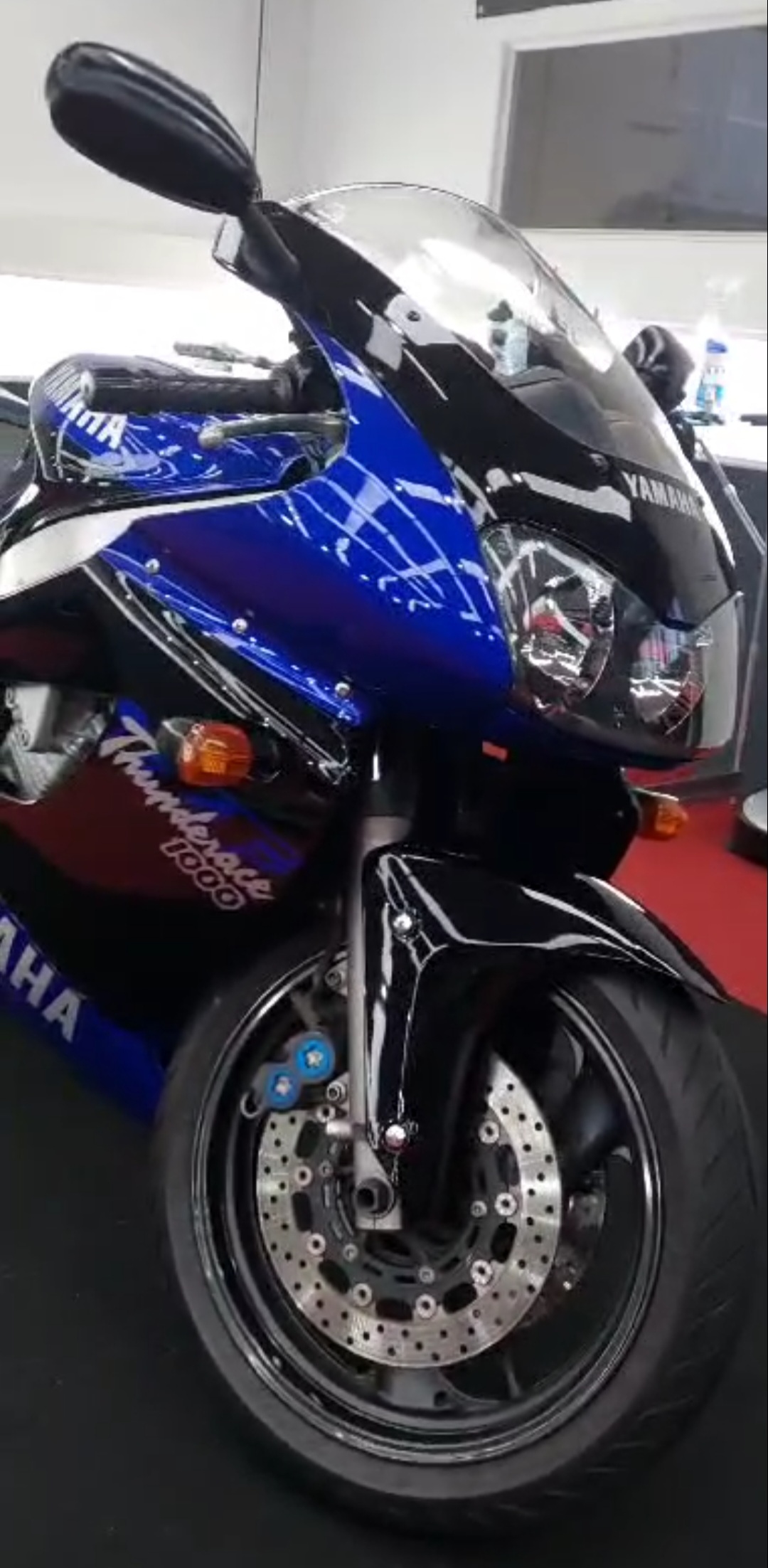 Yamaha   YZF 1000 R Thunderace Supersport Tourer -  3200