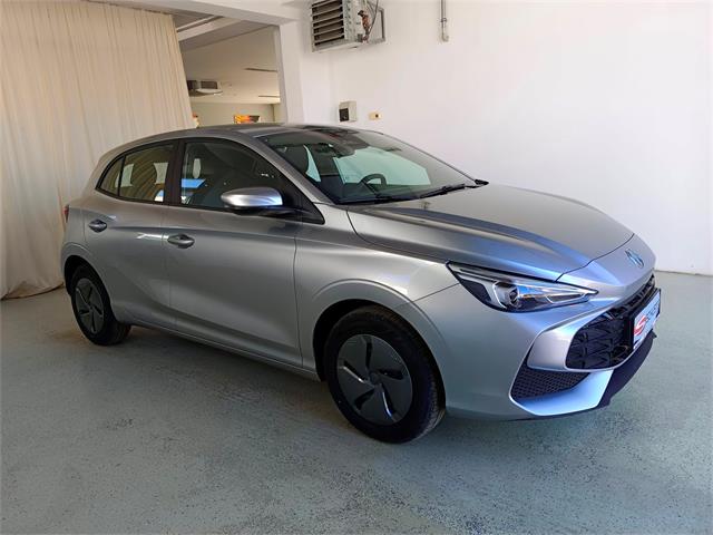 MG 3 1 MG,5 HEV Select Hybrid+  - � 16140