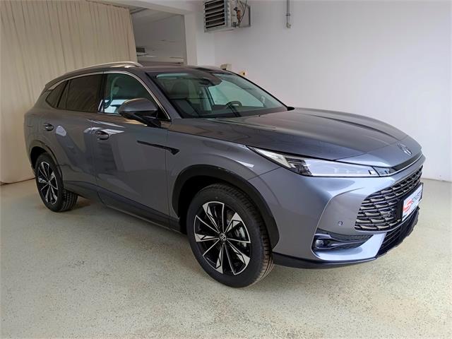 MG HS HEV Luxury  - � 31570