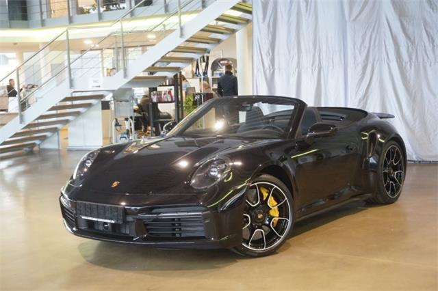 Porsche 911 - � 334345.37