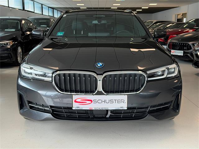 BMW 530e xDrive  - � 32970