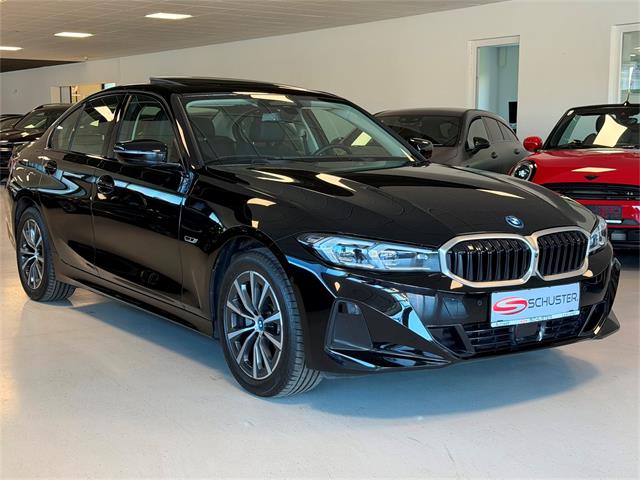 BMW 320e **PANO**360� KAMERA**LEDER**ACC**  - � 34970