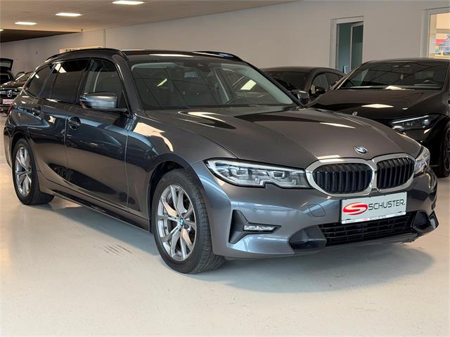 BMW 318d 48 V Touring *Sportline*  - � 21770