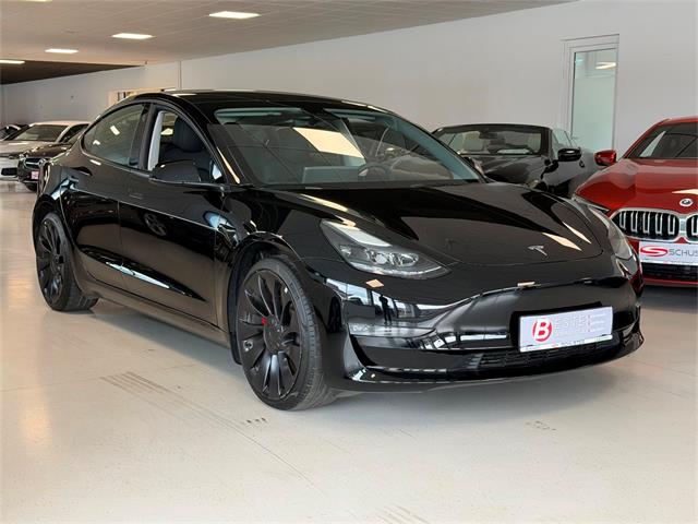Tesla Model 3 Performance AWD  - � 34990