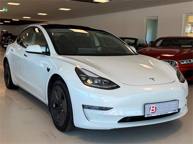 Tesla Model 3 AWD  - � 23970
