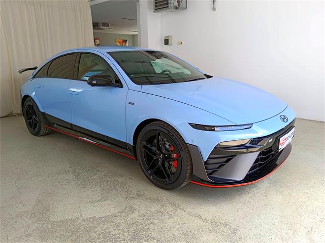Hyundai Ioniq - � 68490