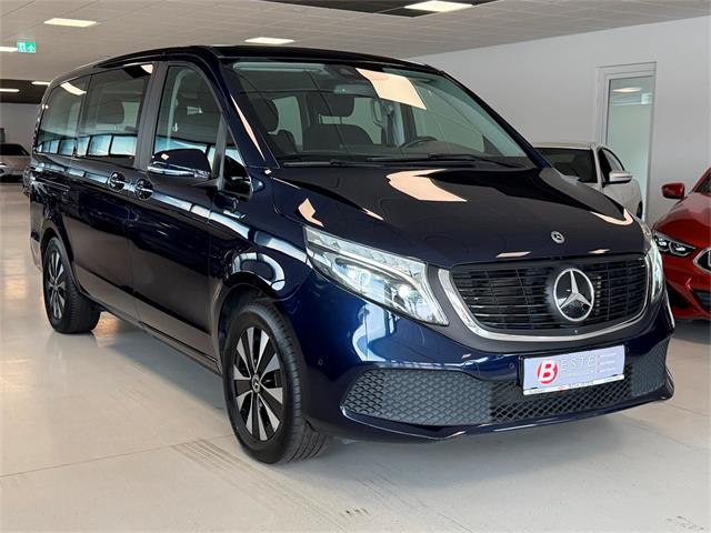 Mercedes EQV 300 lang **7 SITZER**PANO**TISCH PAKET**  - � 38790