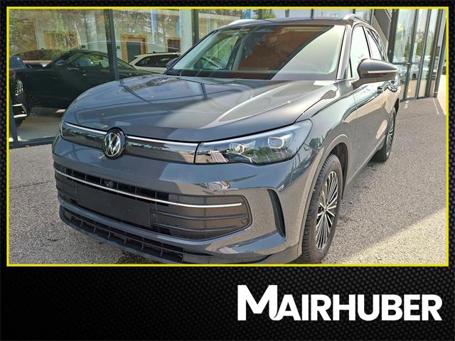 VW Tiguan - � 34990