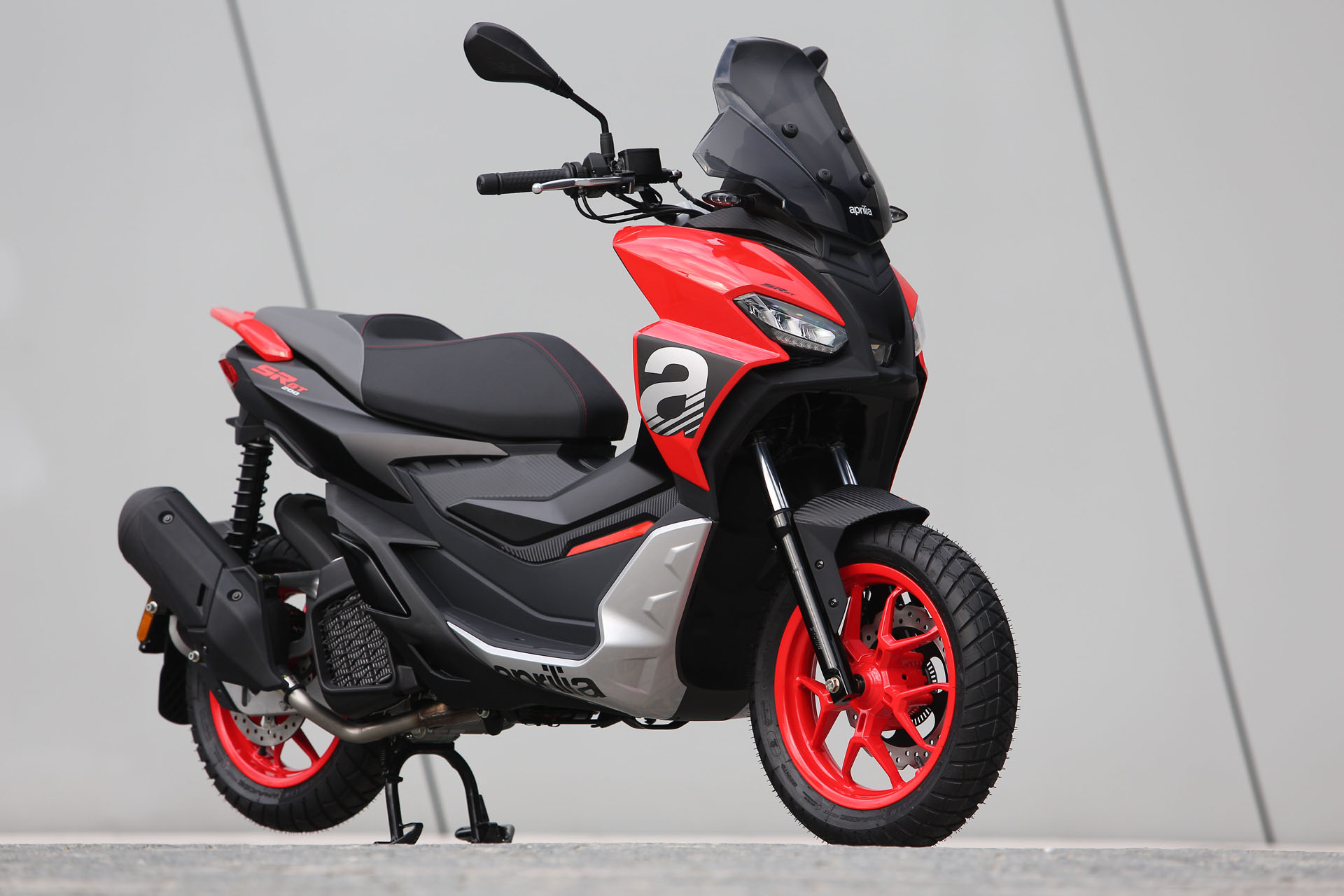 Aprilia   SR GT 125 CBR - � 3990