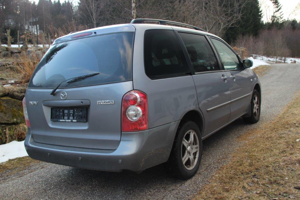 Mazda MPV - � 3990