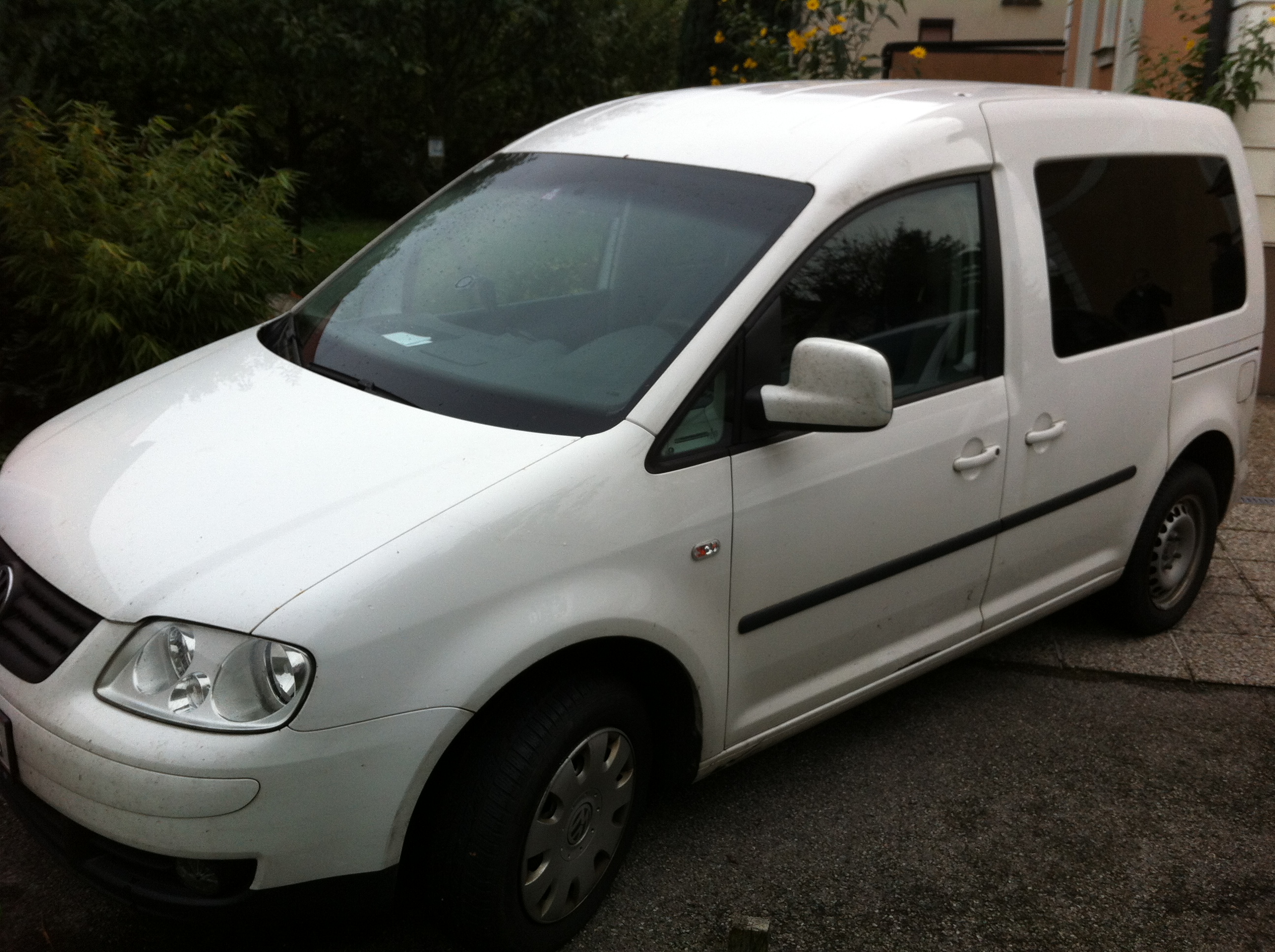 VW Caddy - � 4900