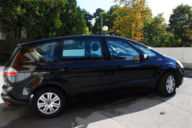 Ford S-Max - � 10900