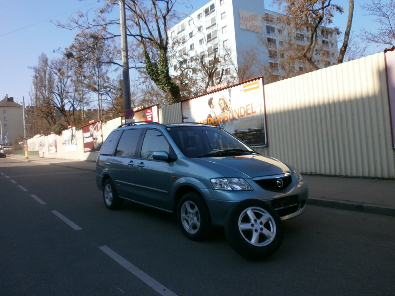 Mazda MPV - � 3900