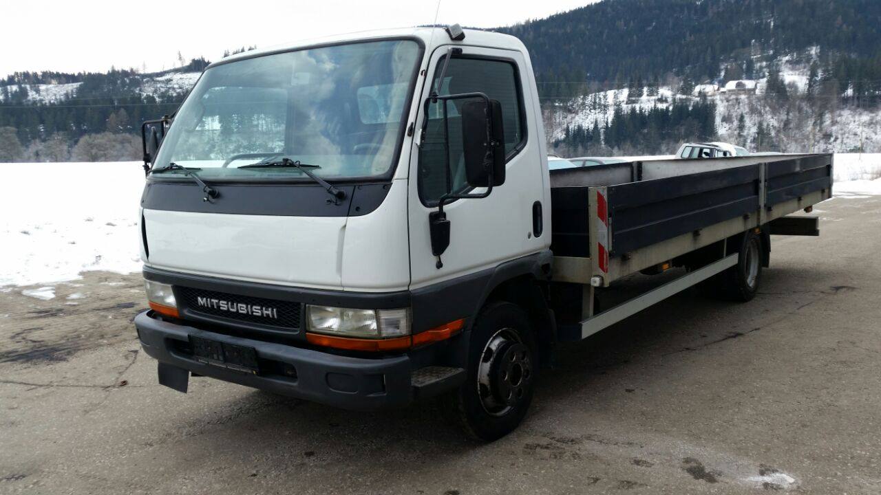 Mitsubishi Canter - � 4900