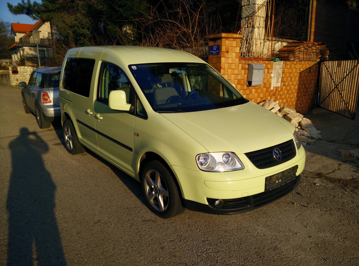 VW Caddy - � 6400