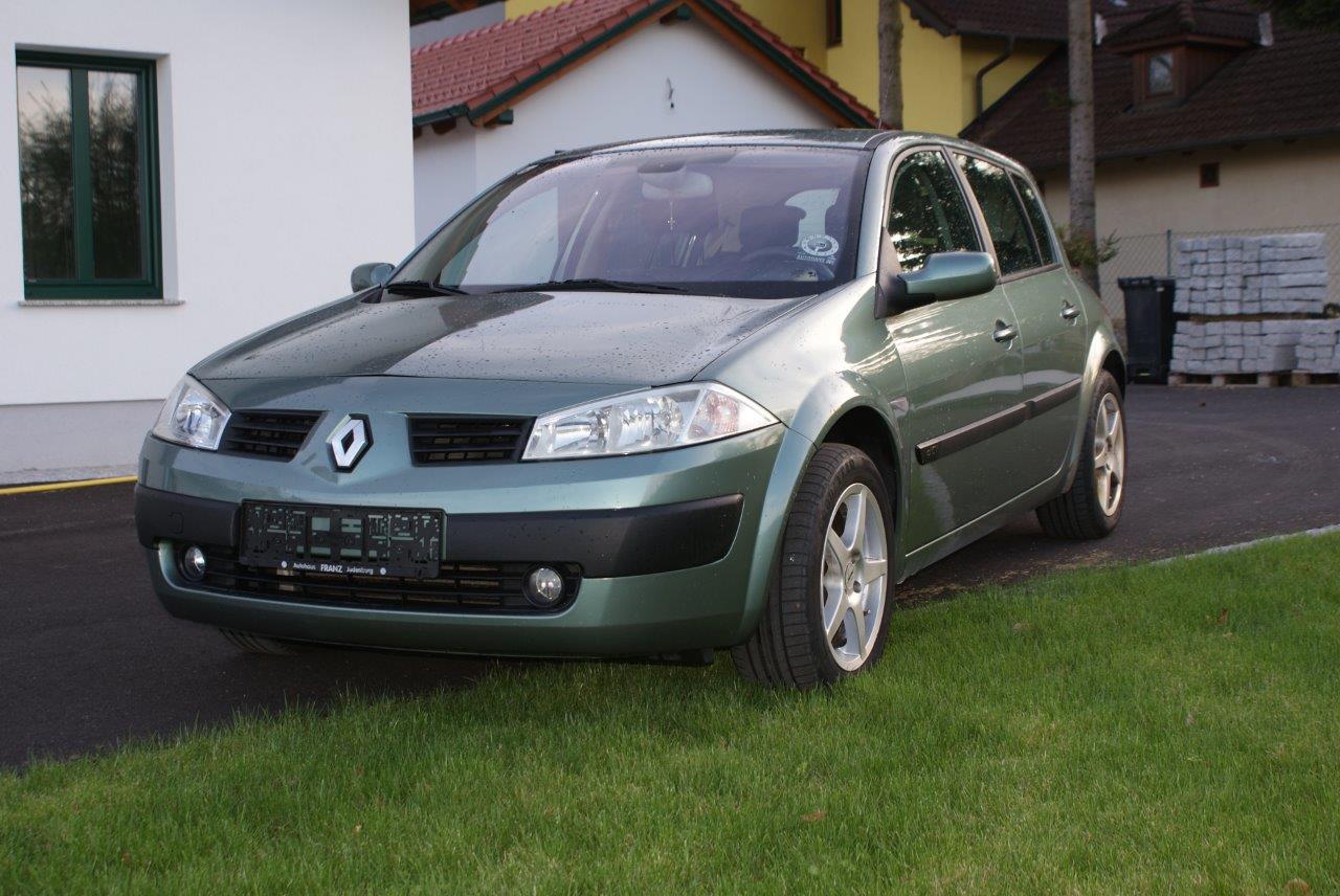 Renault Megane - � 2800