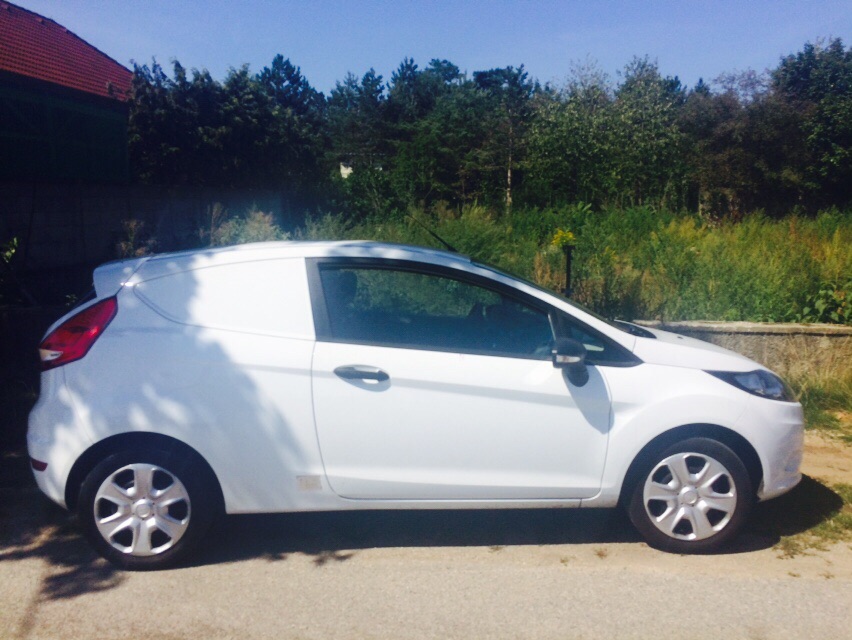Ford Fiesta Van - � 4490