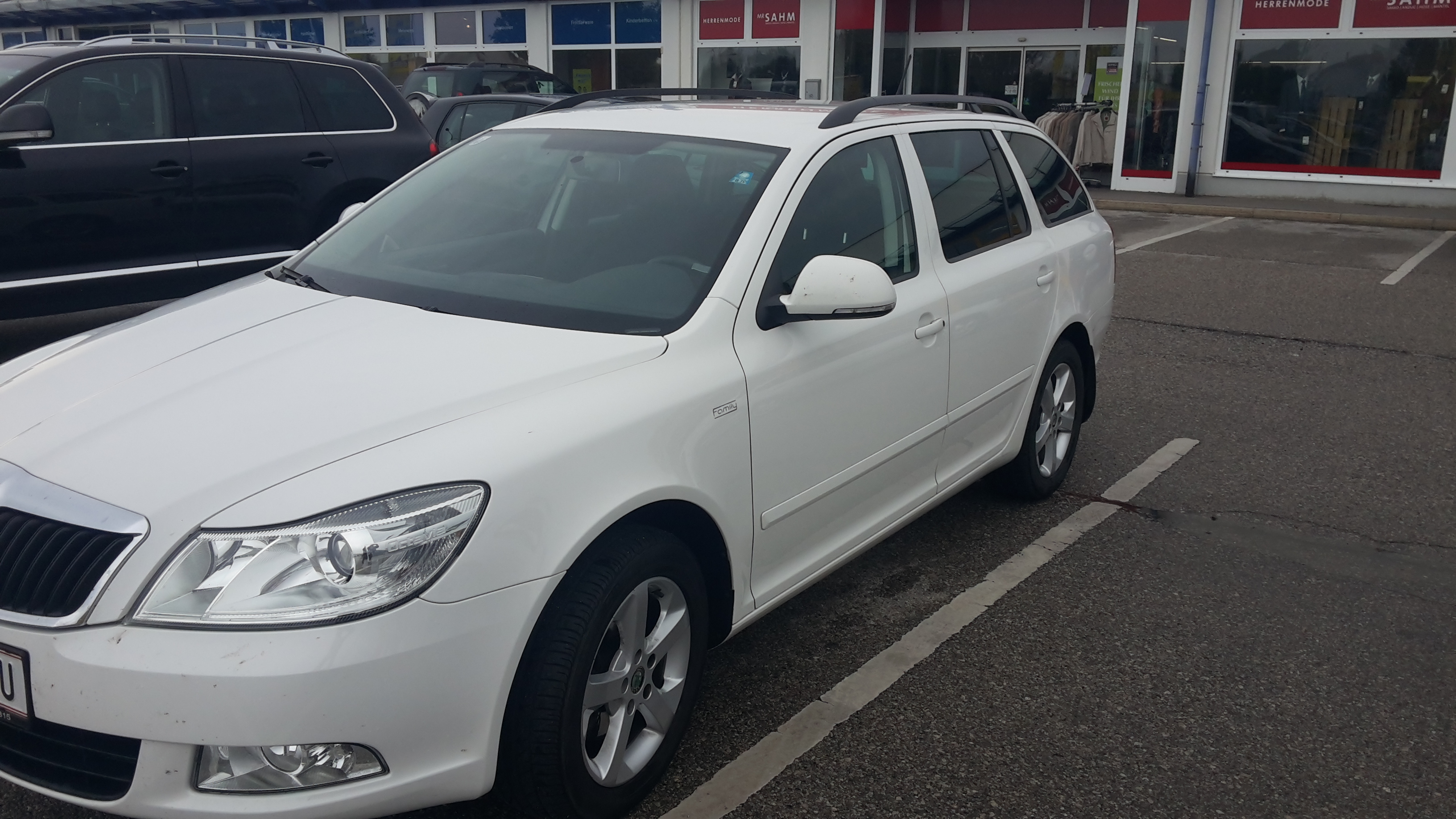 Skoda Octavia - � 19999