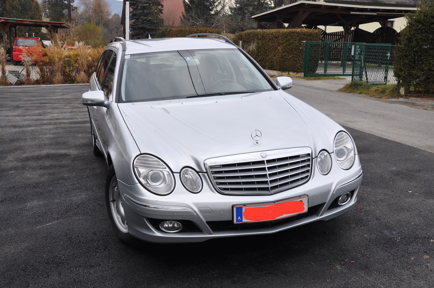 Mercedes E 200 - � 10990