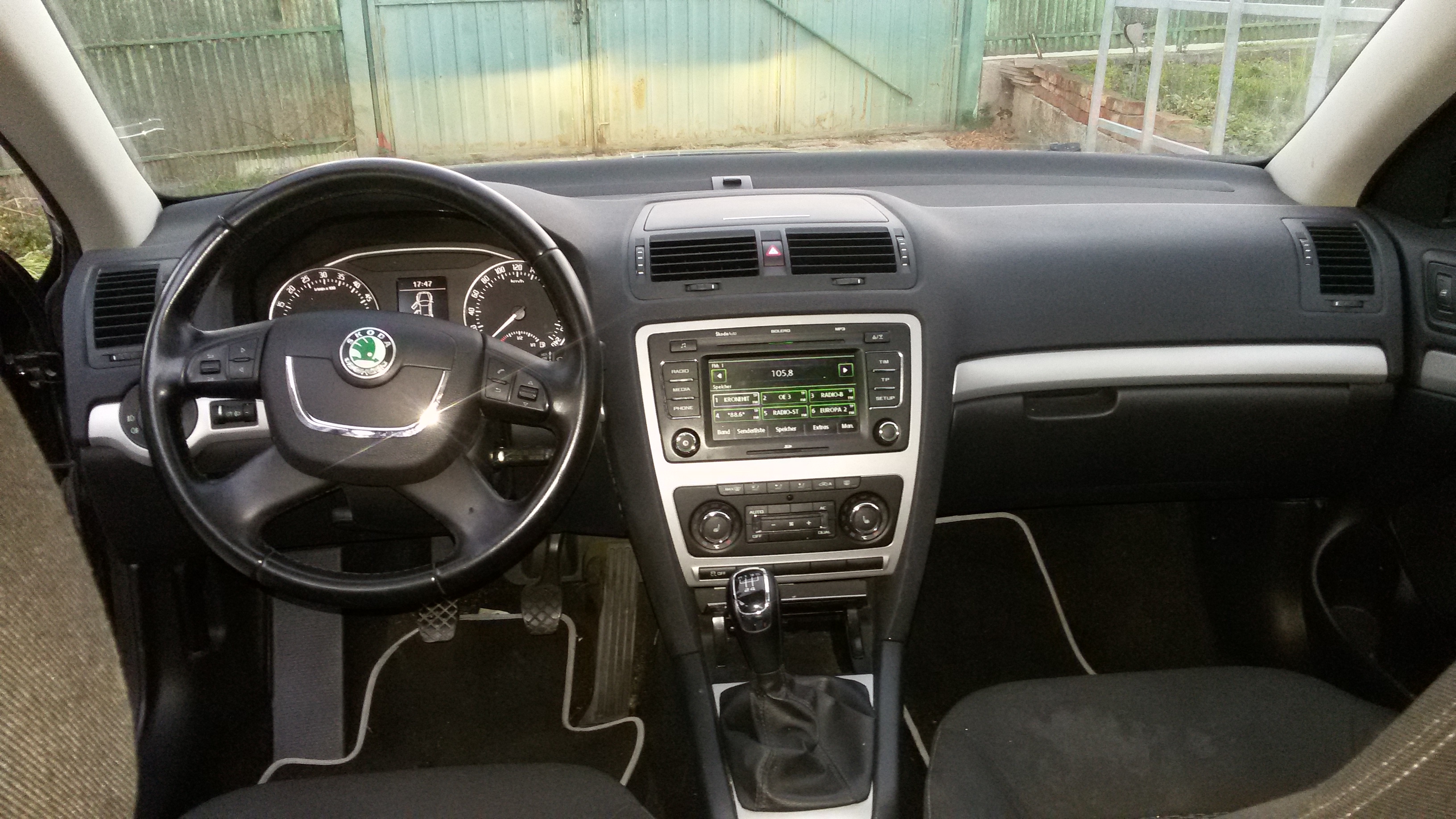 Skoda Octavia - � 11000