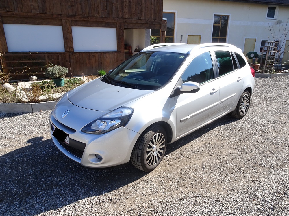 Renault Clio - � 7990