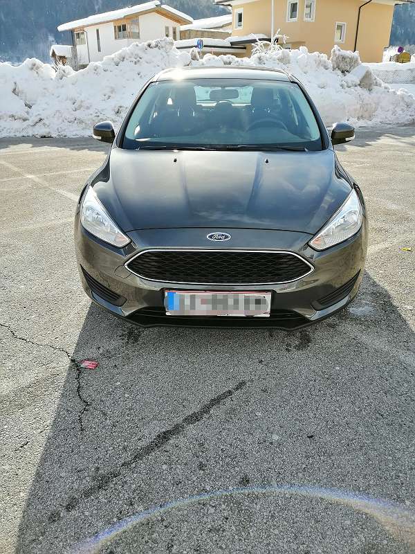 Ford Focus - � 13000