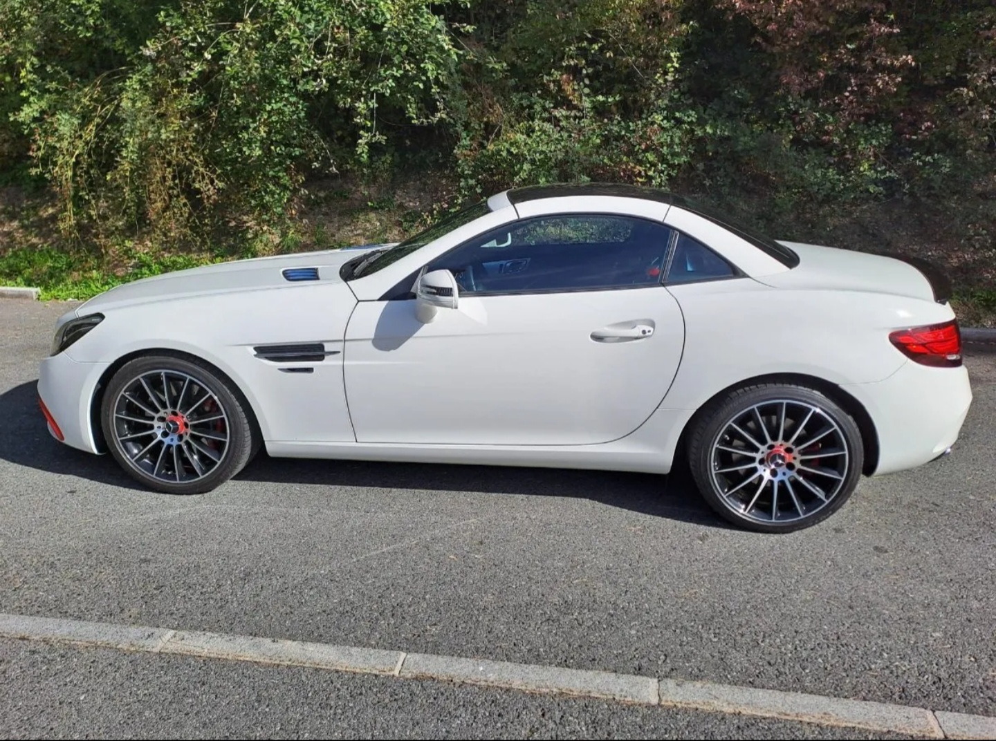 Mercedes SLC 300 AMG Line - � 32900